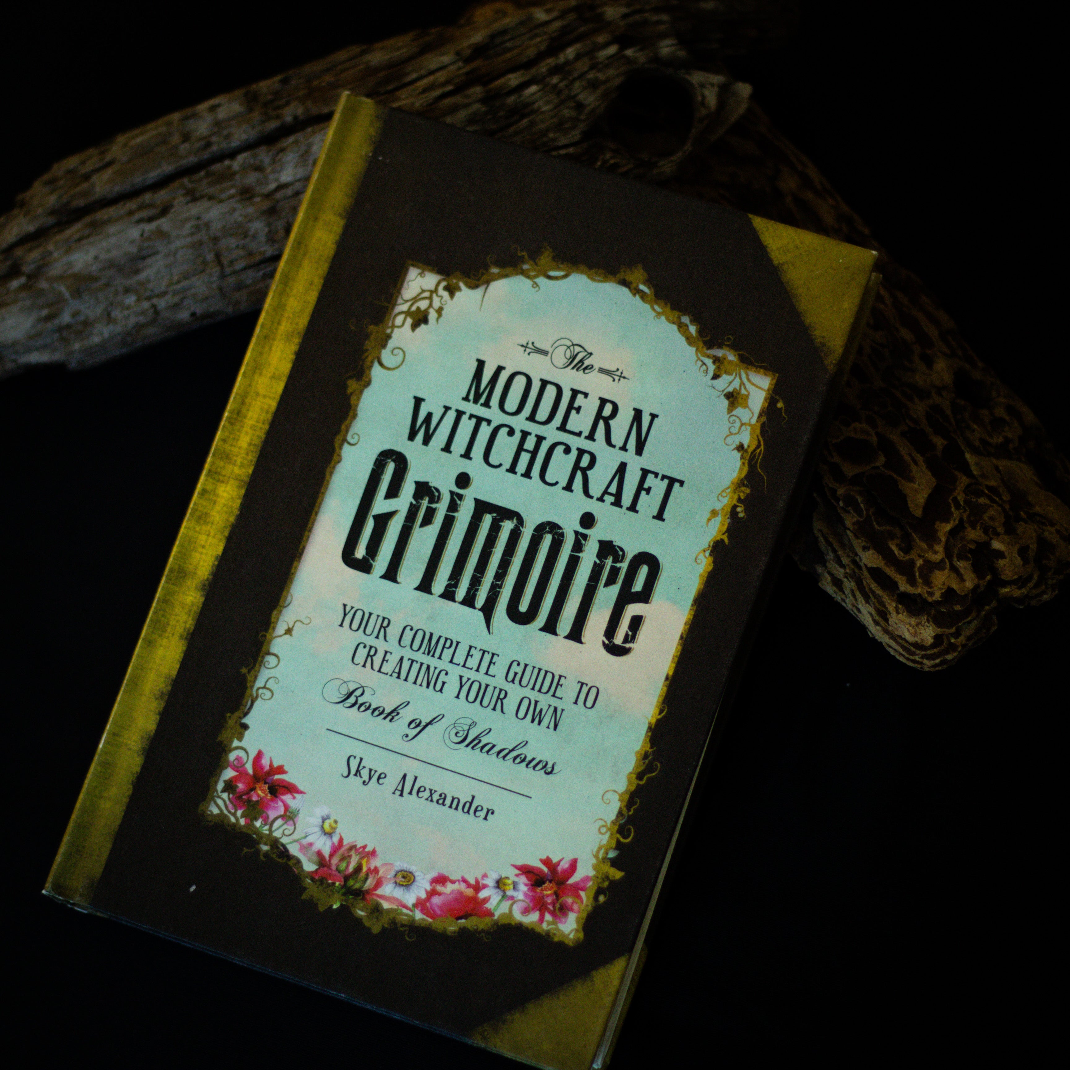 Modern Witchcraft Grimoire: Your Complete Guide – The Hermit's Path