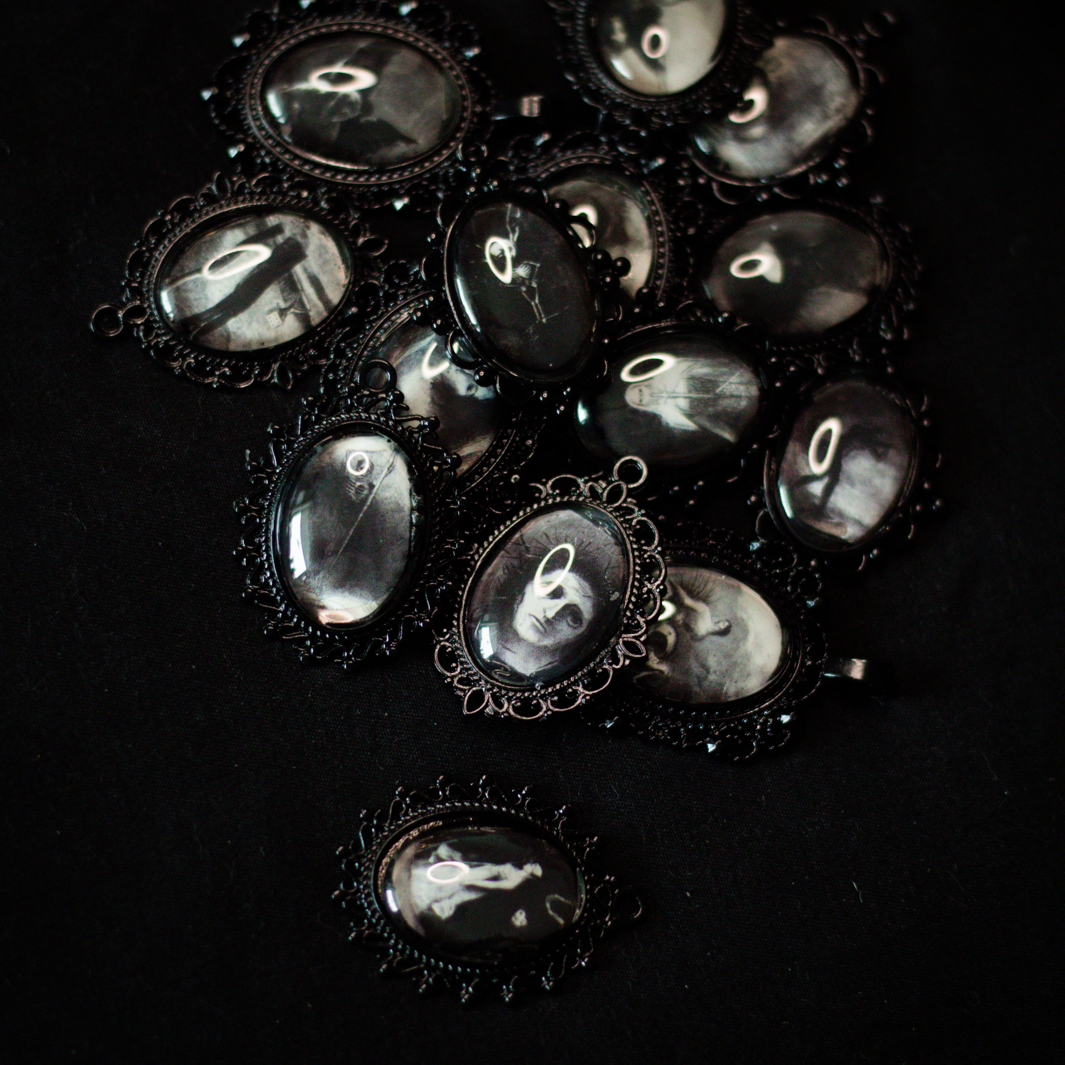 Baroque Portrait Pendant