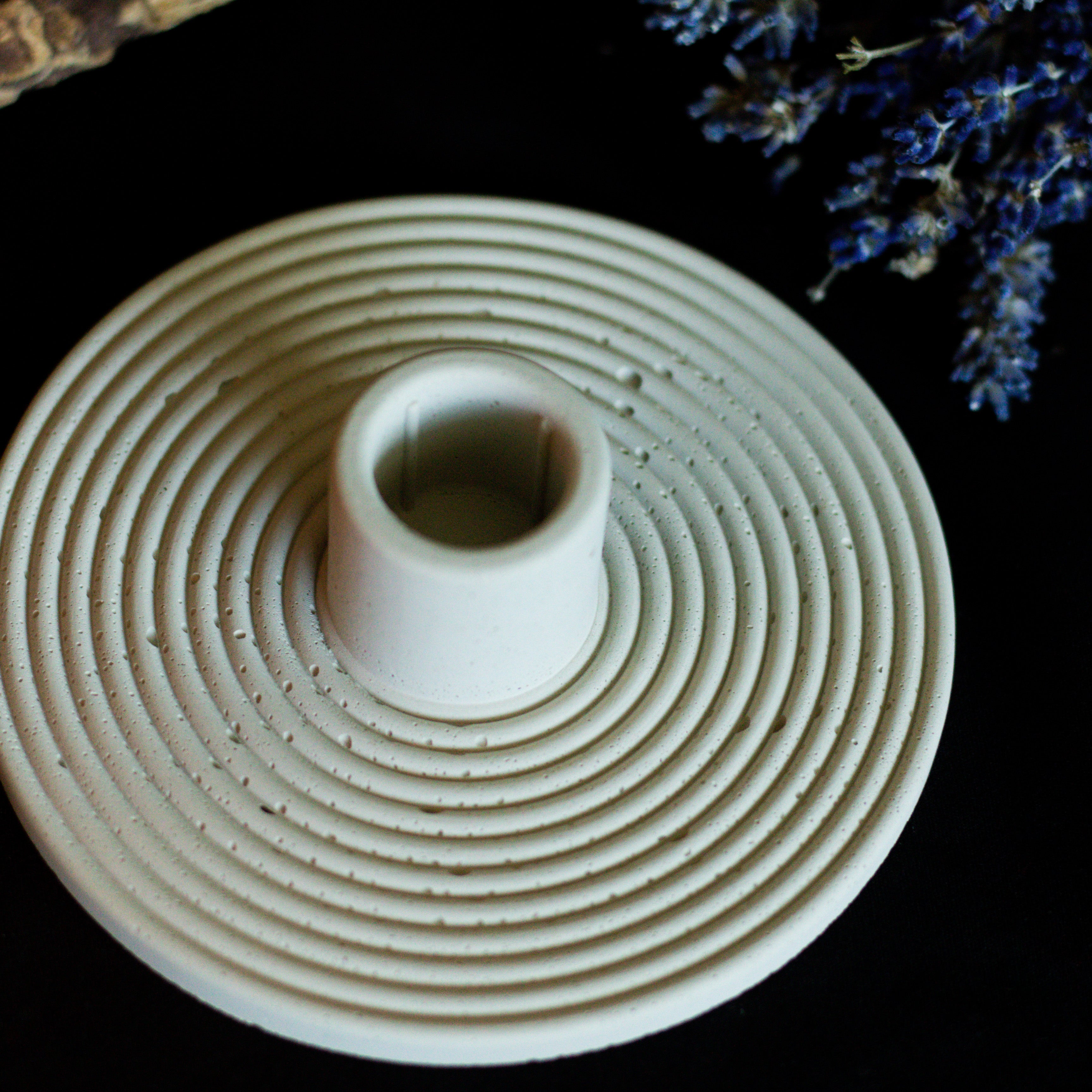 Kōda Taper Holder | Natural Concrete
