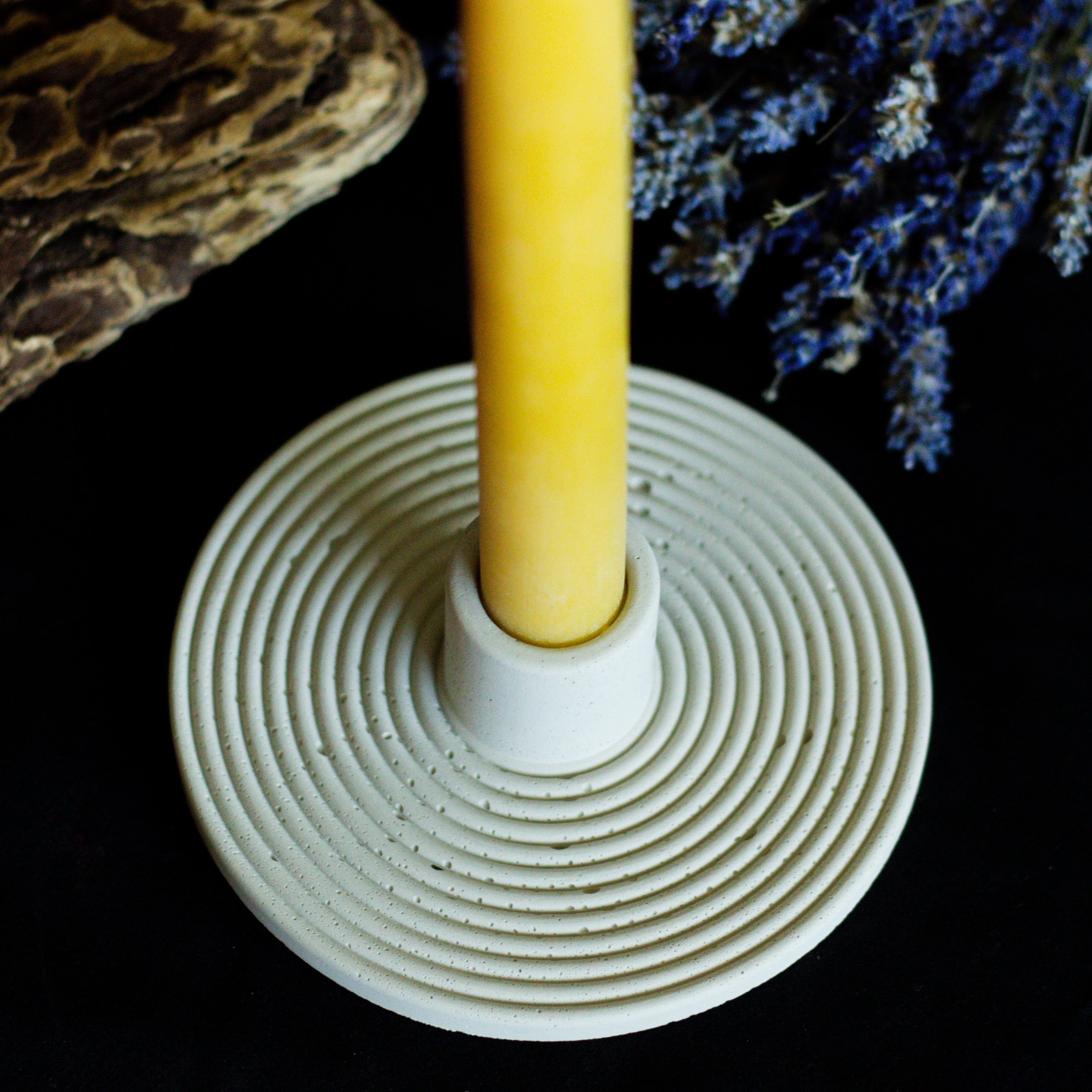 Kōda Taper Holder | Natural Concrete
