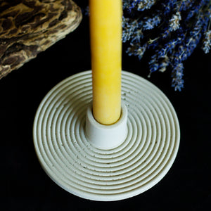 Kōda Taper Holder | Natural Concrete