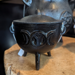 Load image into Gallery viewer, Cast Iron Cauldron w Lid
